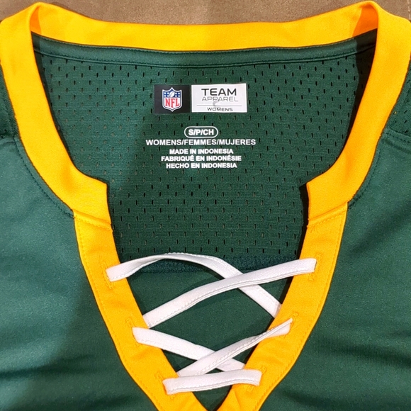 Ladies Green Bay Packers tee curved / fitted - Picture 2 of 4